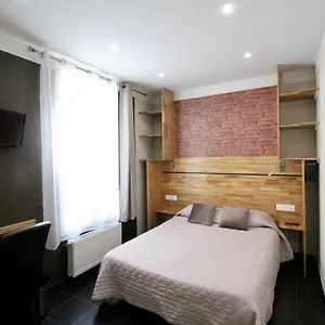 Des Pyrenees Hotel